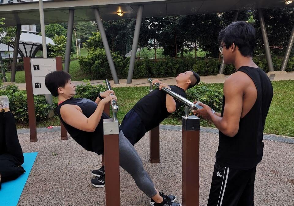 ✓ More affordable

✓ Train with others while being in your comfort zone

✓ Socialise online with like-minded athletes